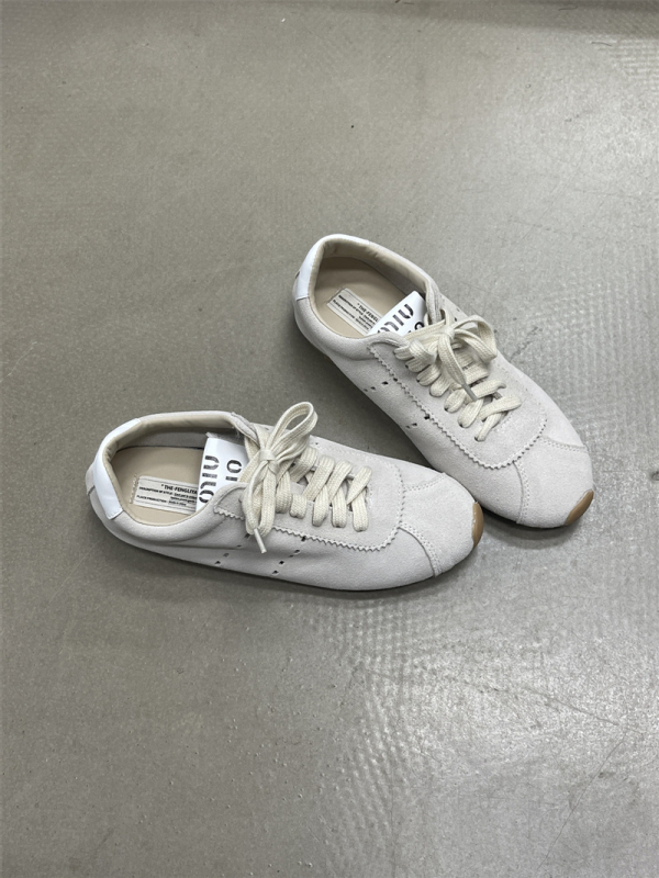 THE·FENGLIYA NŐI SPORT-CASUAL CIPŐ TERMÉSZETES BŐRBŐL, KÖNNYŰ, TALP MARHA INAS ANYAGÚ, KEREK O R R, 3-5 CM SARKÚ, ELŐRE FŰZÉS