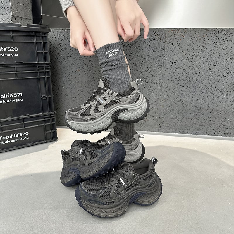 Női platformcipő vastag talppal, hálós felsőrész, magasságú szár 3–7 cm, kerek orr, előre kötőzárás, talp gumihab (Kiadás ősszel 2025)