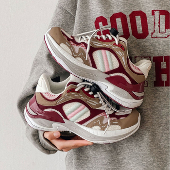 Sportos mindennapi cipő szellőző hálós felsőrésszel, slip-on kivitel, kerek orr, 3–5 cm sarokmagasság, PU talp