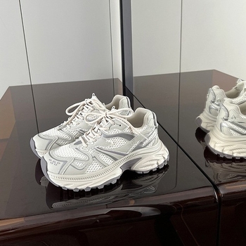 TOUTOU Dad Shoes — Gornjište od mreže, klinastom petom 6–8 cm, kopčanje na vezanje, uložak od prozračne mreže koji upija znoj