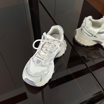 TOUTOU Dad Shoes — Gornjište od mreže, klinastom petom 6–8 cm, kopčanje na vezanje, uložak od prozračne mreže koji upija znoj