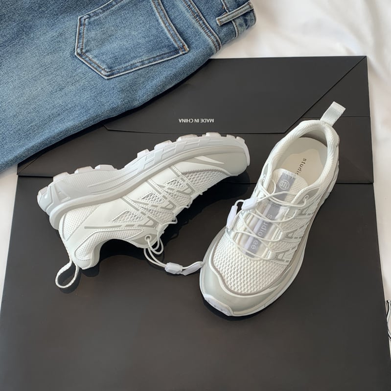 Női sportos-casual cipő vastag talppal a magasság növelésére, két réteg marhabőr felsőrész, belső természetes bőr talpbetét, gumitalp, elasztikus pántos zárás