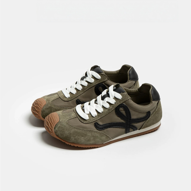 Sievietes ikdienas sporta apavi ar iekšējo augstuma palielinājumu, augšdaļa no īstas ādas, šņorēšana, anti-slip gumijas zole