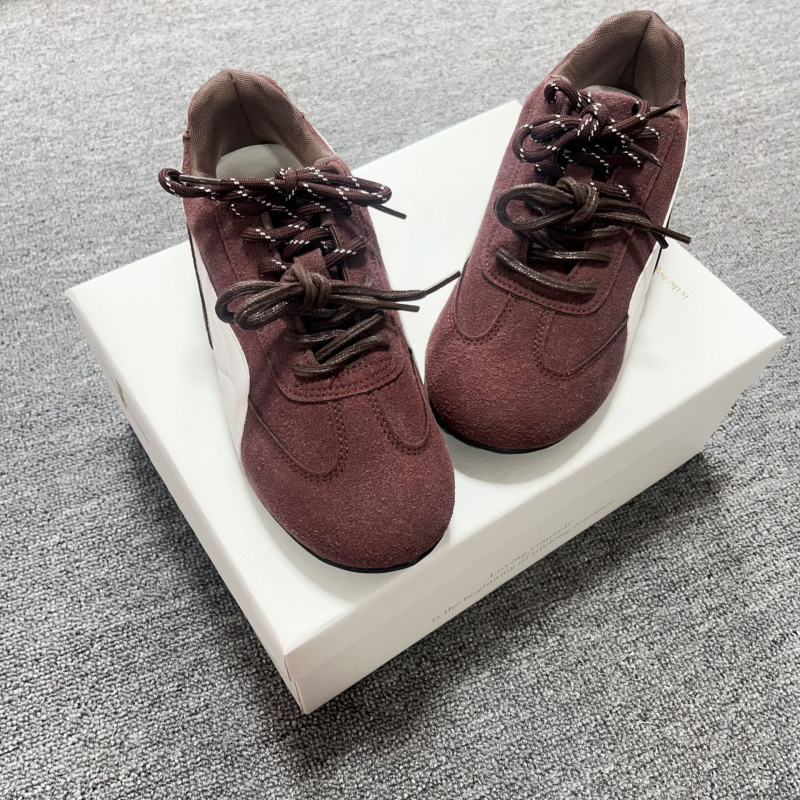 Ženske tenisice od prave kože, retro stil, mek potplat, povišena peta 3–5 cm, prednje vezanje