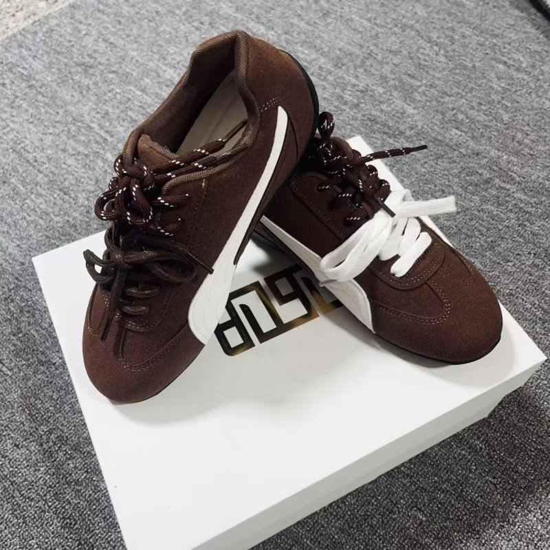 Ženske tenisice od prave kože, retro stil, mek potplat, povišena peta 3–5 cm, prednje vezanje
