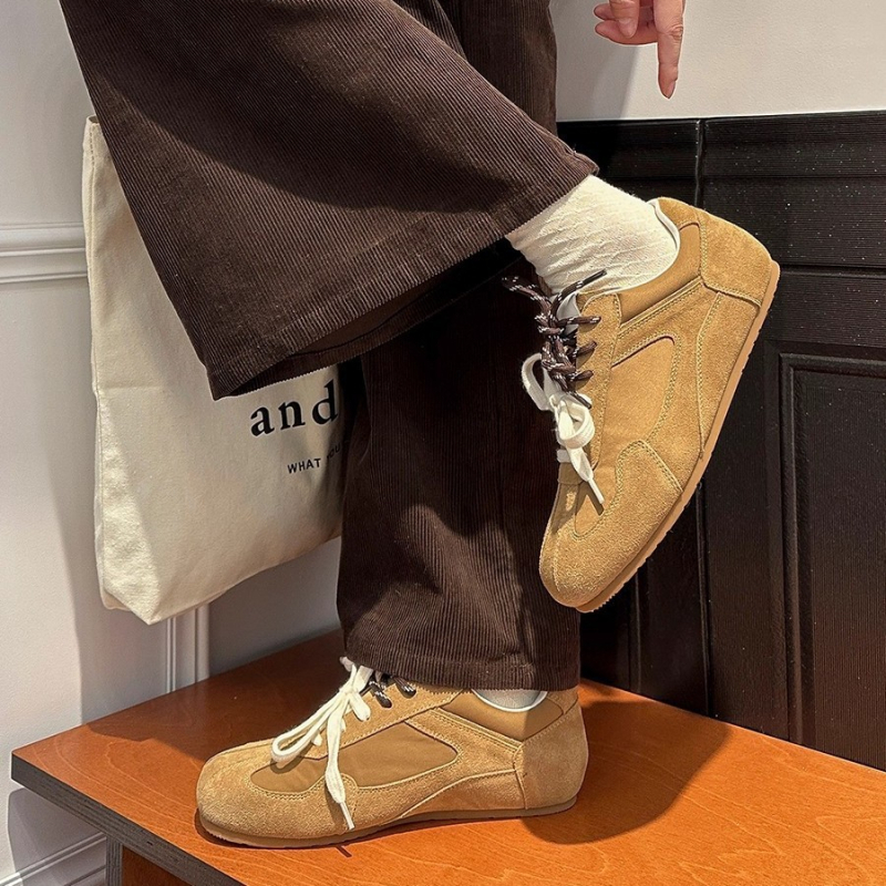 Dámske tenisky v retro štýle, predné šnúrky, sieťovaná podšívka, EVA stielka, gumová podrážka, vhodné pre jar a jeseň