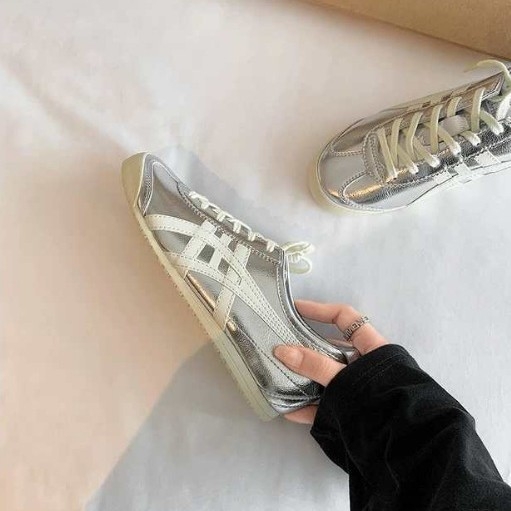 Ženske slip-on tenisice za svakodnevnu upotrebu – retro blok dizajn, mrežasti gornji dio, gumena potplat, niski pet 1–3 cm, srednja visina gornjeg dijela