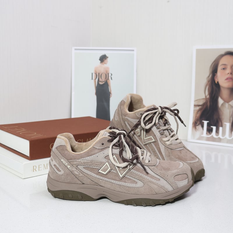 Sieviešu ādas kurpes ar flīsu oderi, retro stilā, zemais augšdaļa, viegla gumijas zole, visām sezonām.