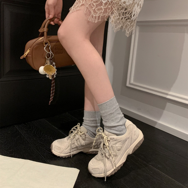 Sieviešu ādas kurpes ar flīsu oderi, retro stilā, zemais augšdaļa, viegla gumijas zole, visām sezonām.