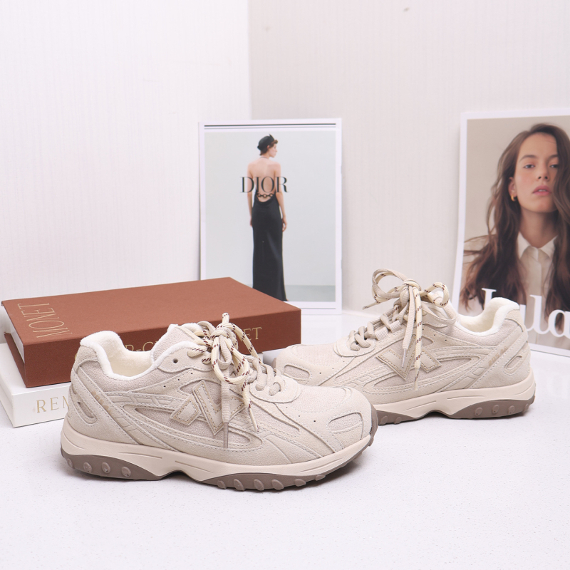 Sieviešu ādas kurpes ar flīsu oderi, retro stilā, zemais augšdaļa, viegla gumijas zole, visām sezonām.