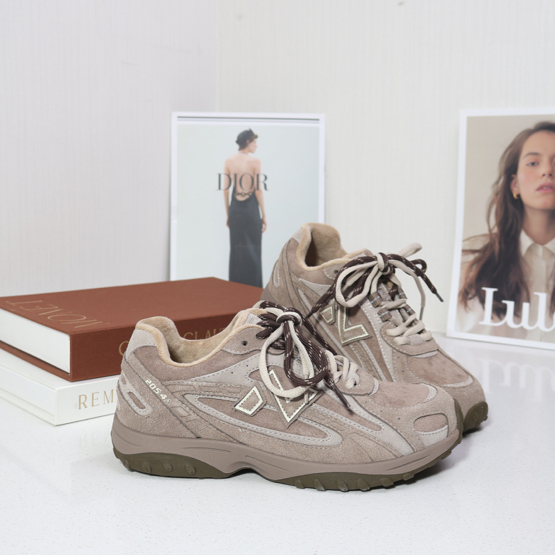 Sieviešu ādas kurpes ar flīsu oderi, retro stilā, zemais augšdaļa, viegla gumijas zole, visām sezonām.