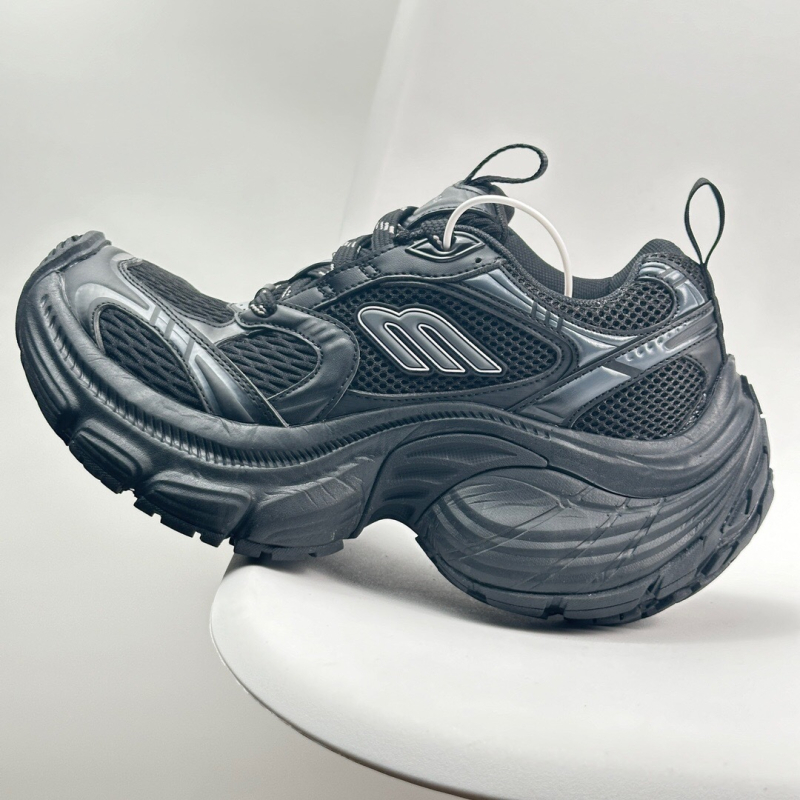 Unisex tenisice tipa dad shoes s povećanjem visine 6–8 cm, gornji dio od tkanine, protuklizna gumena potplat, prednje vezanje