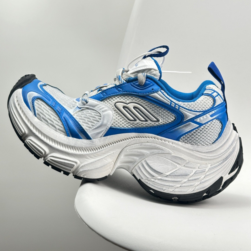 Unisex tenisice tipa dad shoes s povećanjem visine 6–8 cm, gornji dio od tkanine, protuklizna gumena potplat, prednje vezanje