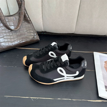 Ženske casual tenisice s gornjim dijelom od umjetne PU, zaobljeni nos, ravna peta, prozračne, lake i protuklizne, tekstilna uložak