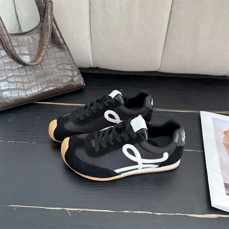 Ženske casual tenisice s gornjim dijelom od umjetne PU, zaobljeni nos, ravna peta, prozračne, lake i protuklizne, tekstilna uložak