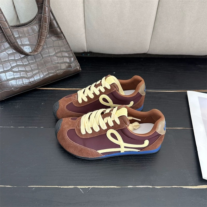 Ženske casual tenisice s gornjim dijelom od umjetne PU, zaobljeni nos, ravna peta, prozračne, lake i protuklizne, tekstilna uložak