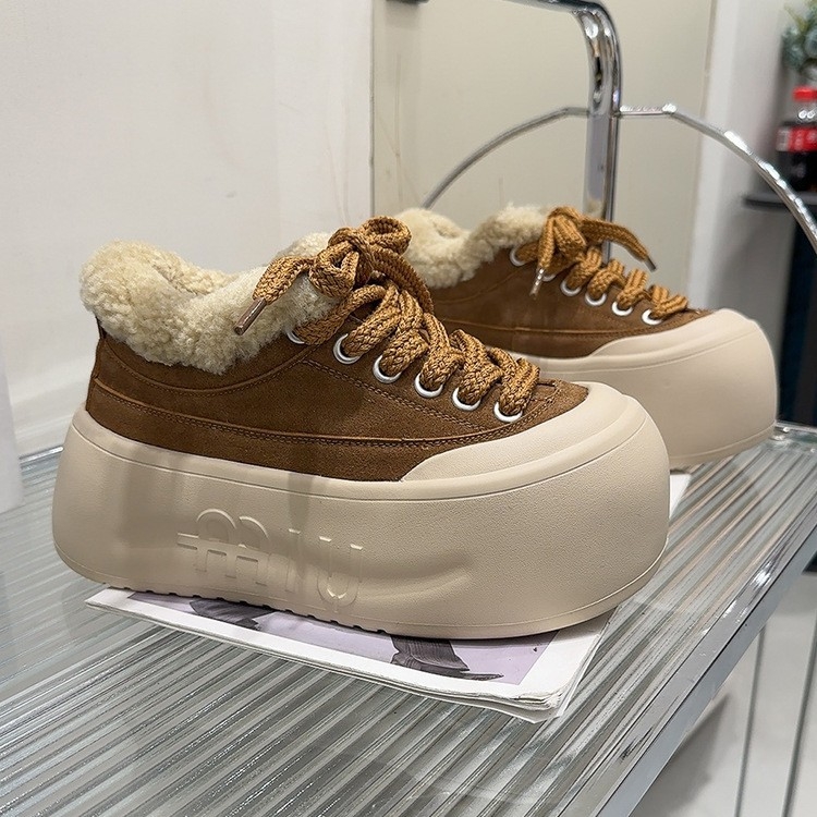 Sieviešu loaferi ar biezu zoli no velūra, priekšējā aizdare, bez oderes, gumijas zole – zemais augšējais, visām sezonām