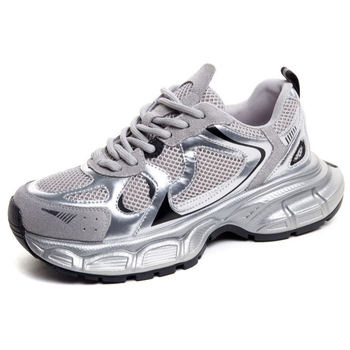 Dámske tenisky s hornou z dvorej hovädzej kože, stredná päta 3–5 cm, penová podrážka, predné šnurovanie