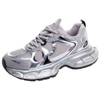 Dámske tenisky s hornou z dvorej hovädzej kože, stredná päta 3–5 cm, penová podrážka, predné šnurovanie