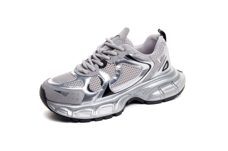 Dámske tenisky s hornou z dvorej hovädzej kože, stredná päta 3–5 cm, penová podrážka, predné šnurovanie