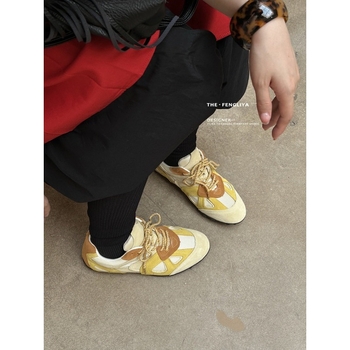 Sieviešu īstas ādas apavi ar zemāku augšdaļu – elpojoši, viegli, gumijas zole, virsma: teļa āda, iekšējais audums (Elpojoši, Viegls, Gumijas zole, Virsma: teļa āda, Iekšējais audums)