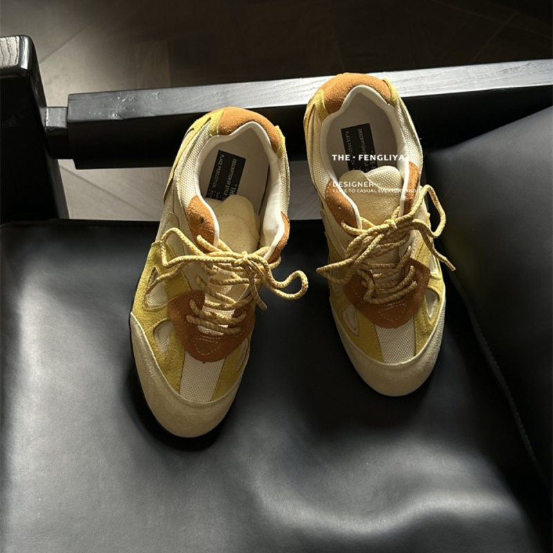 Sieviešu īstas ādas apavi ar zemāku augšdaļu – elpojoši, viegli, gumijas zole, virsma: teļa āda, iekšējais audums (Elpojoši, Viegls, Gumijas zole, Virsma: teļa āda, Iekšējais audums)