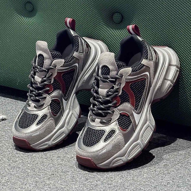 Ženske tenisice u stilu dad sneakers (gornji dio od goveđe kože, okrugli vrh, srednja visina pete 3-5 cm, gumeni potplat, uložak od prirodne kože)