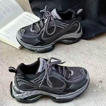 Unisex retro dad tenisky s hrubou podrážkou na zvýšenie výšky, predné šnurovanie, priedušné, protišmykové; vrchný materiál: hovädzia useň + textil + koža; vložka: bravčová koža