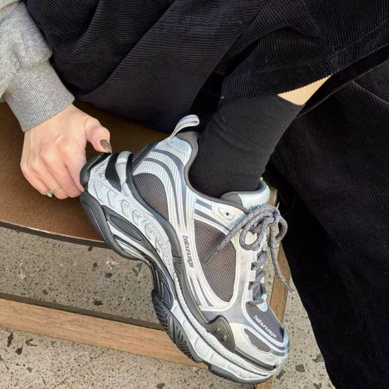 Unisex retro dad tenisky s hrubou podrážkou na zvýšenie výšky, predné šnurovanie, priedušné, protišmykové; vrchný materiál: hovädzia useň + textil + koža; vložka: bravčová koža