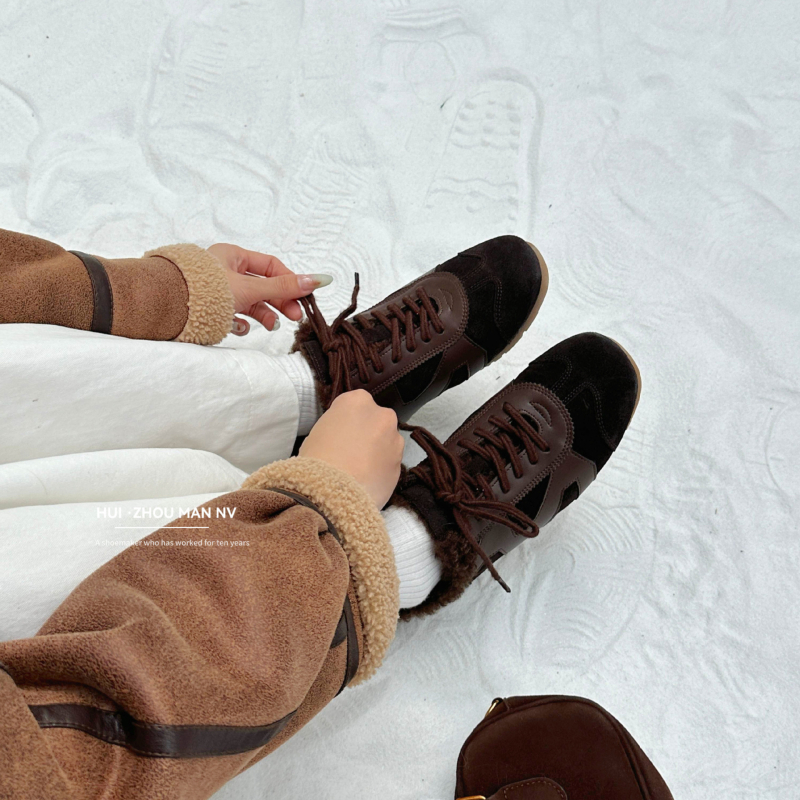 Prava koža gornji dio, s fleece podstavom, ženske casual tenisice s klinastim petom 3–5 cm, prednje vezivanje, gumeni đon
