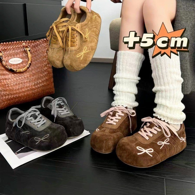 Ženske cipele u Birkenstock stilu s mašnicom i prednjim vezivanjem, unutarnje povećanje visine, velur gornji dio, gumena potplata