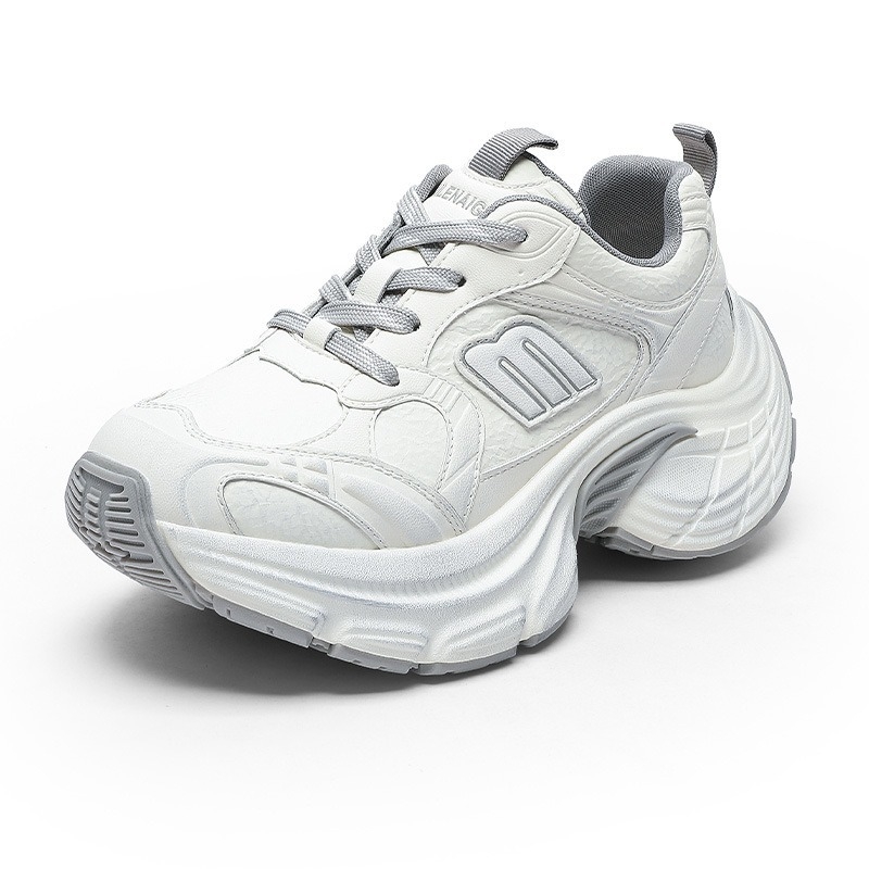 Pantofi de femei tip Dad Shoes cu toc gros de 6–8 cm, partea superioară din două straturi de piele de vițel, căptușeală din plasă, închidere cu șireturi în față și în spate