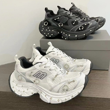 Unisex tenisice dad sneakers s metalnim rivet detaljima, debeli potplat za povećanje visine, mrežasti gornji dio, vezanje, PU uložak