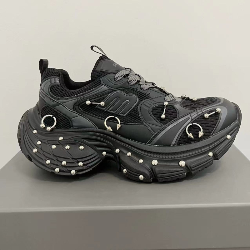 Unisex tenisice dad sneakers s metalnim rivet detaljima, debeli potplat za povećanje visine, mrežasti gornji dio, vezanje, PU uložak