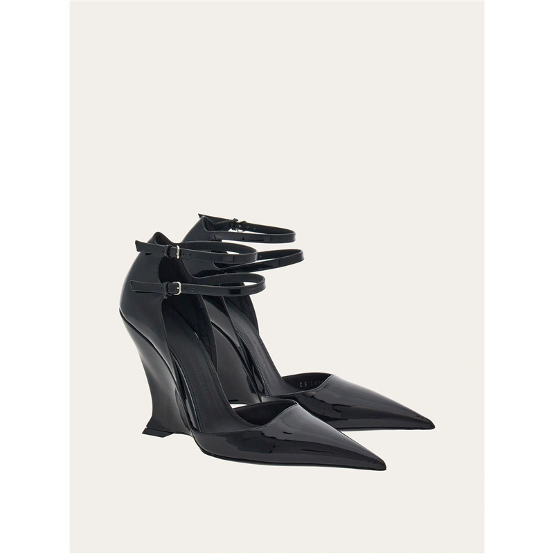 Сандали с клиновиден ток и презрамки, остър нос, катарама, PU горна част, каучукова подметка