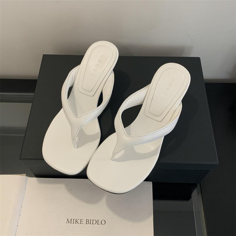 Ženske slip-on sandale s kvadratnim vrhom i dizajnom podijeljenog prsta, PU đon, gornji i unutarnji materijal od super vlakna (split-toe, kvadratni vrh, PU đon, ljeto 2025)