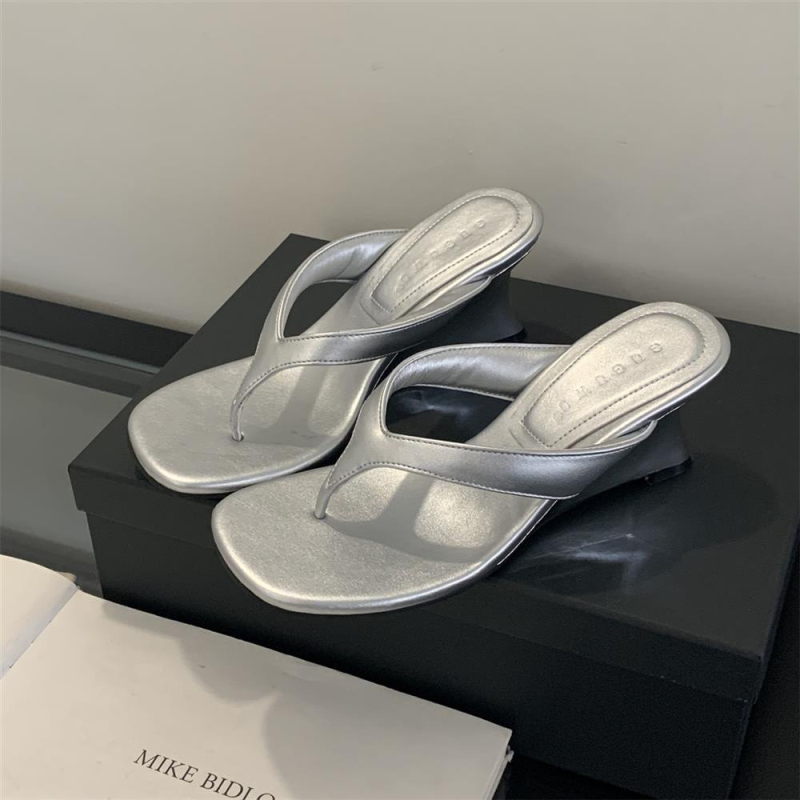 Ženske slip-on sandale s kvadratnim vrhom i dizajnom podijeljenog prsta, PU đon, gornji i unutarnji materijal od super vlakna (split-toe, kvadratni vrh, PU đon, ljeto 2025)