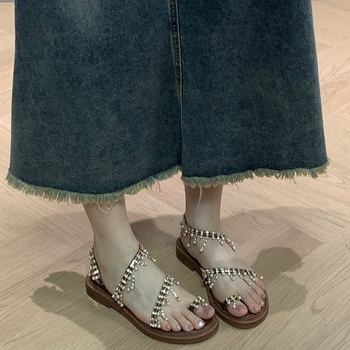 Sandále s jedným remienkom, PU horná časť, gumová podrážka, guľatý špička, klinový podpätok, nízky členok, jar 2025