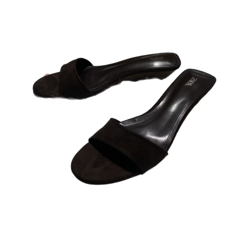 Kožne sandale s klinastim petom, slip-on, okrugli vrh, gumeni potplat, 3–5 cm visina pete