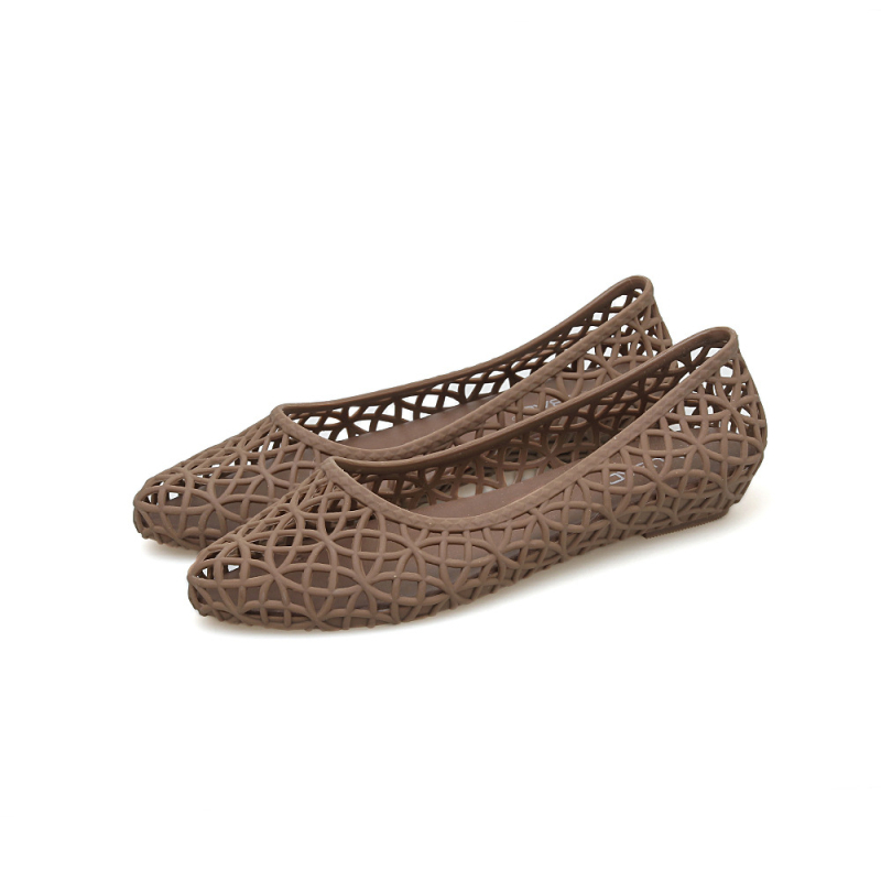 Sandale od PVC: gornji dio i đon; retro stil; oštar nos; mat završetak; slip-on