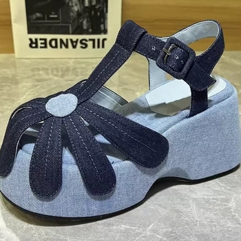 Ženske rimske sandale s denim gornjim dijelom, otvoren dizajn, platforma, kopča, ljeto 2025
