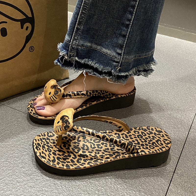 Ženske japanke s leopardim uzorkom, PVC gornji dio i PVC đon, 3–5 cm klinasti potplat, brzo sušenje, prozračnost, injekcijski oblikovana đon