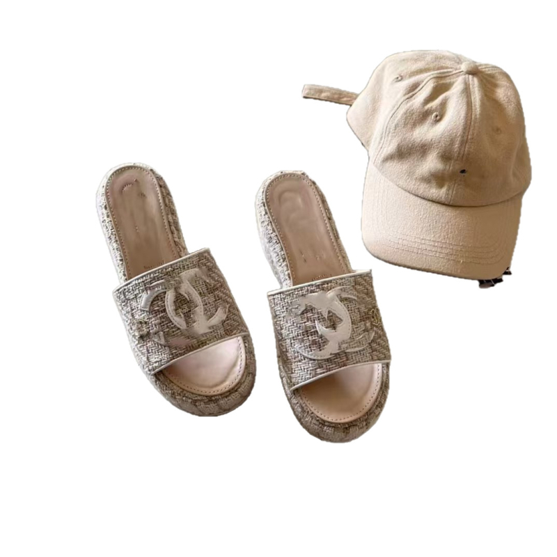 Női hímzett vastag talpú platform surranó, slip-on kivitel, felső: juhbőr; talp: gumi