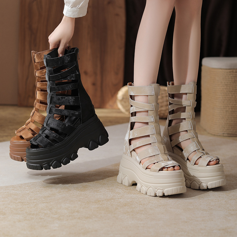 Hal formájú orrú római szandálok, felsőrész: első osztályú marhabőr, talp: poliuretán, belső anyag: szuper rost, stílus: római