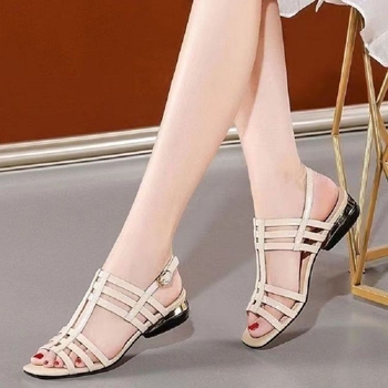 Sandale romane cu toc mediu și înalt, partea superioară din piele sintetică, căptușire PU, talpă din cauciuc, închidere cu cataramă cu o singură priză (partea superioară: piele sintetică • căptușire: PU • talpă: cauciuc • închidere: cataramă cu o singură p