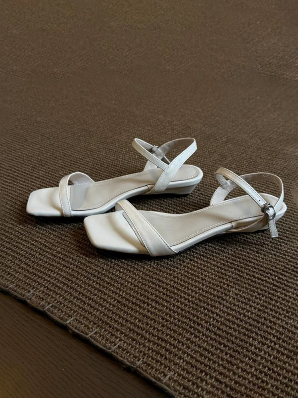 Sandale de damă cu un breteu – Piele de oaie, vârf pătrat, Cataramă, Talpă din cauciuc