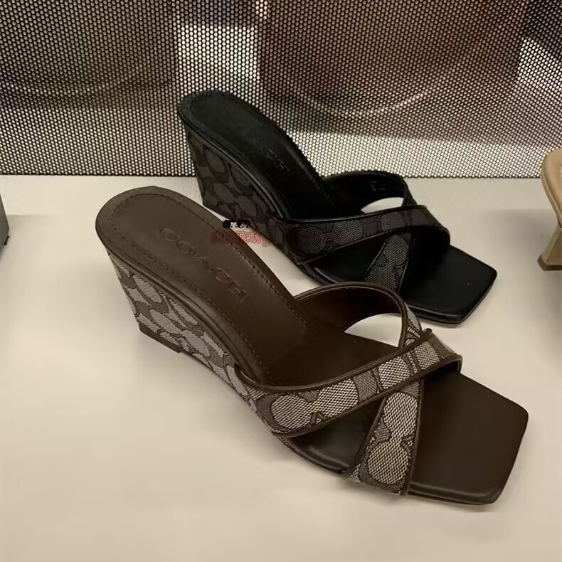 Ljetne slip-on sandale s gornjim dijelom od kože bivola, kvadratna nosnica, gumena podstava i podstava od super vlakana