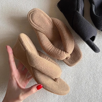 Sandale pentru femei cu vârf rotund, toc în formă de pană, partea superioară plușată, talpa din cauciuc și căptușeală din fibre superioare