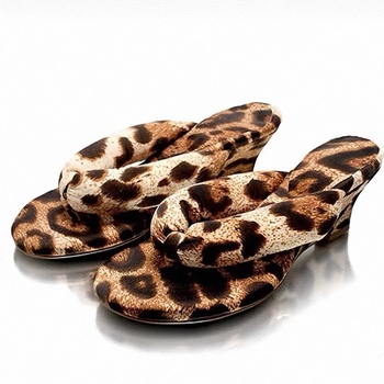 Sandale pentru femei cu vârf rotund, toc în formă de pană, partea superioară plușată, talpa din cauciuc și căptușeală din fibre superioare