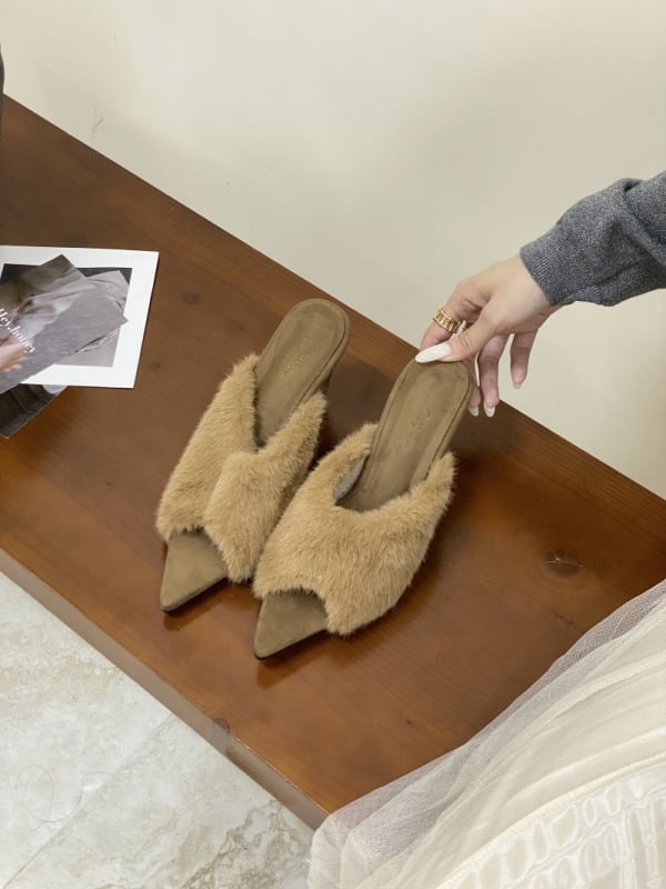 Sandale cu vârf în formă de herringbone, partea superioară din Super Fiber, căptușeală PU, talpă din cauciuc, vara 2025